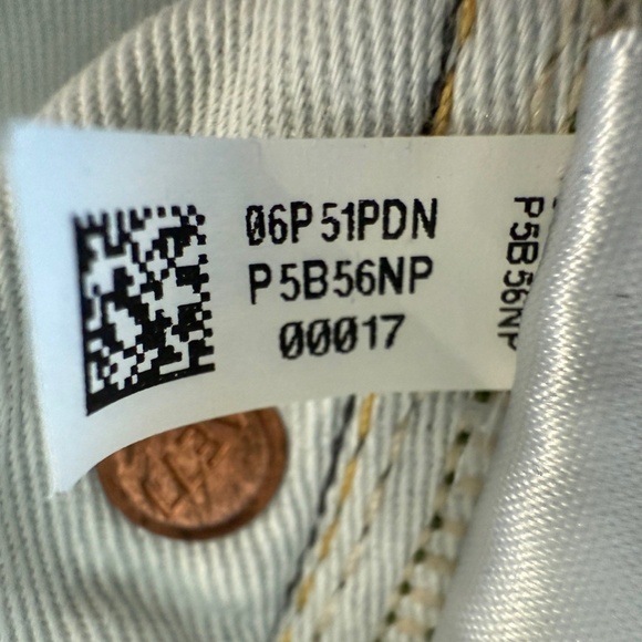 American Eagle Women’s AE77 Premium Stovepipe Jean Size 6 Short Pre-Loved - Picture 4 of 6